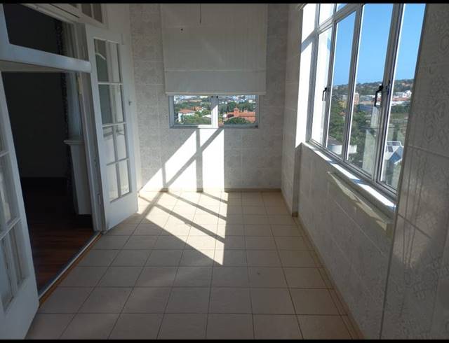 2 BEDROOM APARTMENT FOR SALE IN GLENWOOD